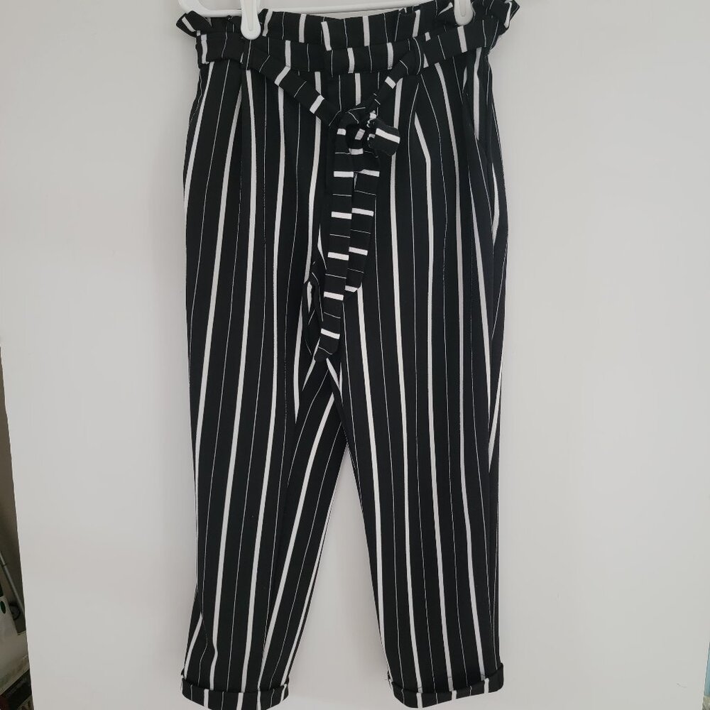 No Boundaries Striped Belted Pants Medium Black and White